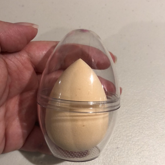 41. NWOT Set of 4 Makeup Sponges - Picture 5 of 5